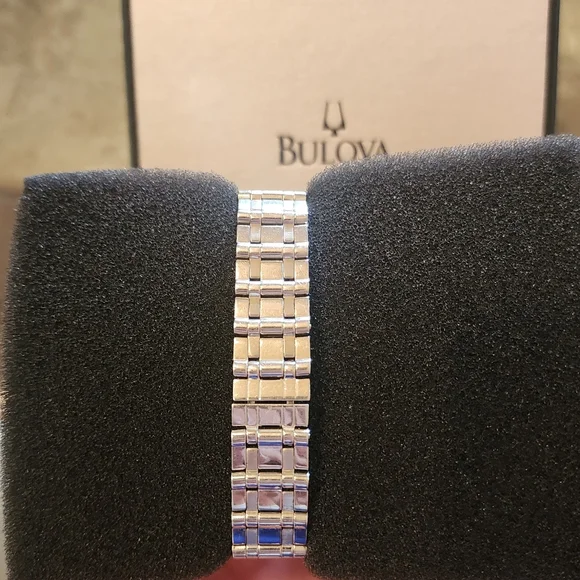 Bulova Silver Watch - Picture 5 of 7